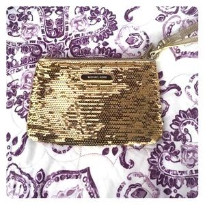 MICHAEL KORS GOLD SEQUINED WRISTLET